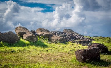 Ahu Tongariki 'den Moais, Paskalya Adası, Şili