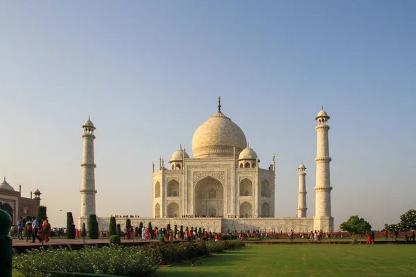 타지마할 Taj Mahal 인도의 아그라 우타르프라데시에 야무나 기슭에 상아처럼 대리석으로 — 스톡 사진