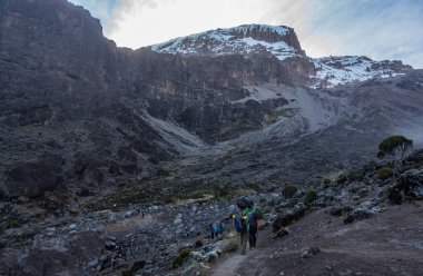 Kilimanjaro Dağı 'nın manzarası - Afrika' nın Tanzanya 'daki çatısı.