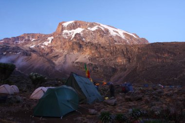 Kilimanjaro Dağı 'nın manzarası - Afrika' nın Tanzanya 'daki çatısı.