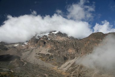 Kilimanjaro Dağı 'nın manzarası - Afrika' nın Tanzanya 'daki çatısı.