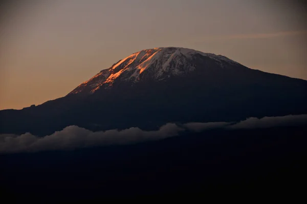 キリマンジャロ山の風景 タンザニアのアフリカの屋根 — ストック写真