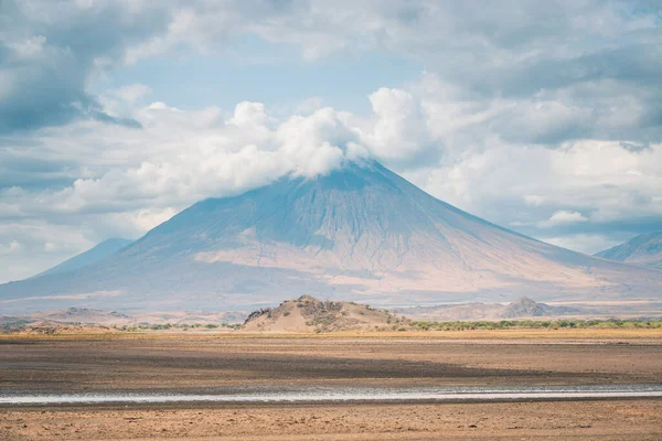 Гора Бога Oldoinyo Lengai Танзанія — стокове фото