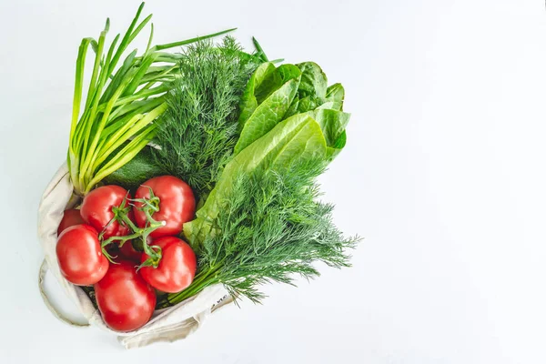 Συγκομιδή Πράσινα Και Κόκκινα Λαχανικά Ένα Ελαφρύ Φόντο Θέα Από — Φωτογραφία Αρχείου