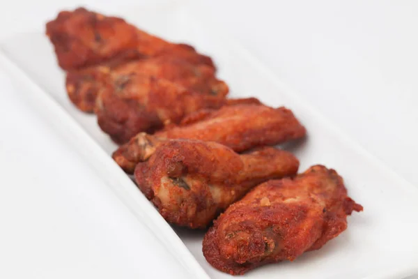 Närbild Fried Chicken Wings Isolerad Vit Bakgrund — Stockfoto