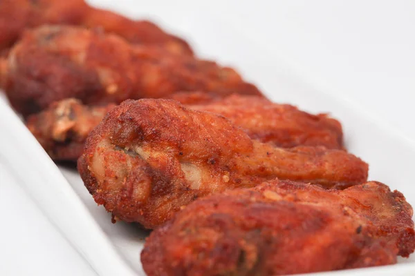 Närbild Fried Chicken Wings Isolerad Vit Bakgrund — Stockfoto