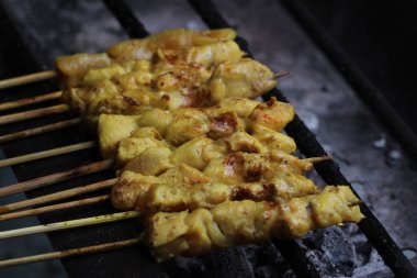 Maranggi Satay genellikle Batı Java 'da, özellikle Purwakarta' da bulunan otantik bir Endonezya yemeğidir. Maranggi Satay bir Sundan spesiyalidir..