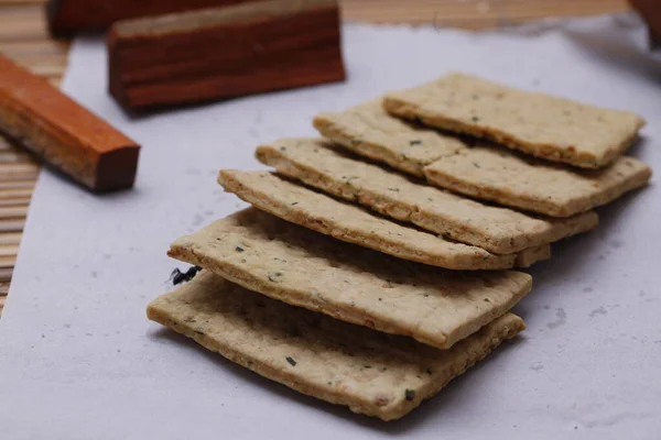 Foglie Secche Limone Sottili Cracker Gustosi Cracker Croccanti Idea Biscotti — Foto Stock