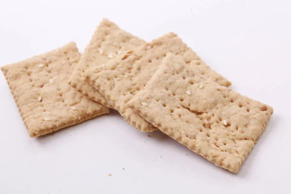 Lekkere Krokante Crackers Koekjes Geïsoleerd Witte Achtergrond — Stockfoto