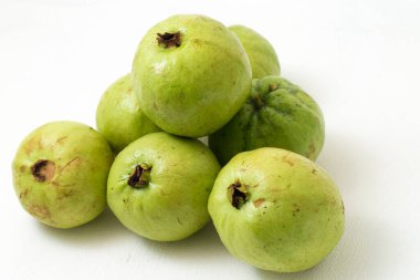 Kristal Guava (Psidium guajava) veya Jambu Kristal, beyaz arkaplanda izole.