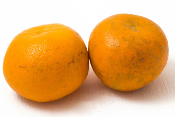 Čerstvé Loupaná Mandarinka Oranžová Izolované Bílém Pozadí — Stock fotografie