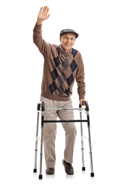 Retrato Completo Anciano Con Andador Saludando Cámara Aislado Sobre Fondo — Foto de Stock