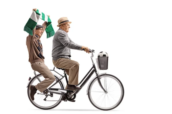 Ventiladores Fútbol Ancianos Montando Una Bicicleta Aislada Sobre Fondo Blanco — Foto de Stock