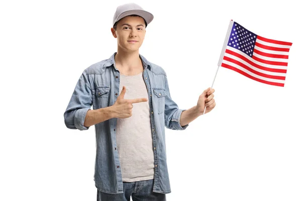 Tonårspojke Håller Amerikansk Flagga Och Pekar Isolerade Vit Bakgrund — Stockfoto