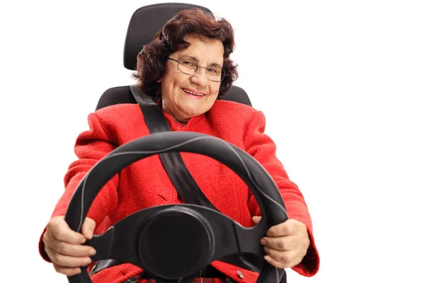 Femme Âgée Assise Dans Siège Auto Conduisant Isolé Sur Fond — Photo