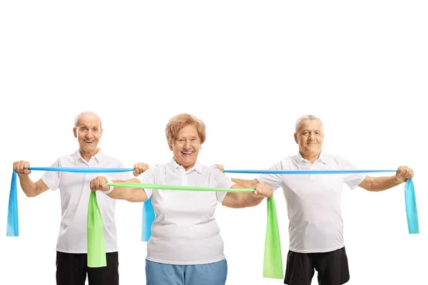 Senioren Trainieren Mit Gummibändern Isoliert Auf Weißem Hintergrund — Stockfoto