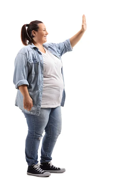 Foto Perfil Cuerpo Entero Una Joven Mujer Haciendo Gesto Cinco — Foto de Stock