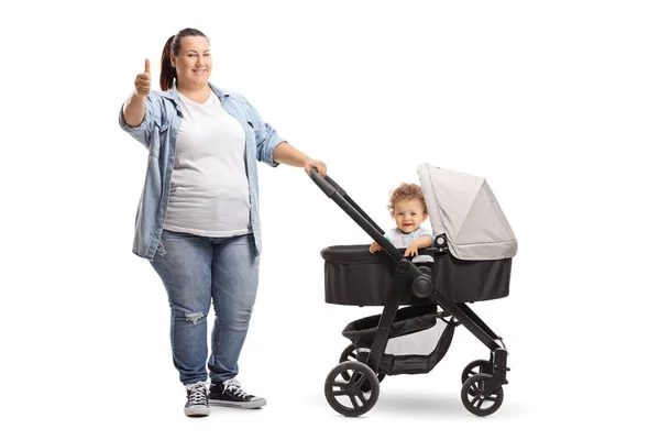 Ganzkörperporträt Einer Übergewichtigen Mutter Mit Kinderwagen Und Baby Das Auf — Stockfoto