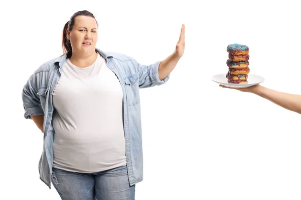 Mujer Con Sobrepeso Que Niega Comer Dulces Aislados Sobre Fondo — Foto de Stock