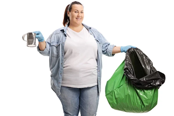 Frau Mit Blechbüchse Und Müllsack Auf Weißem Hintergrund — Stockfoto