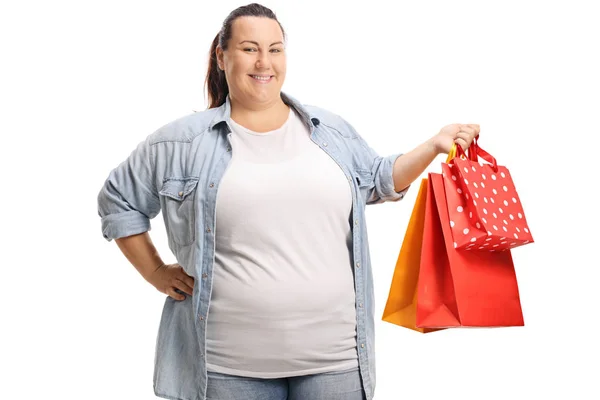 Beyaz Arka Planda Izole Edilmiş Alışveriş Çantalı Genç Bir Kadın — Stok fotoğraf