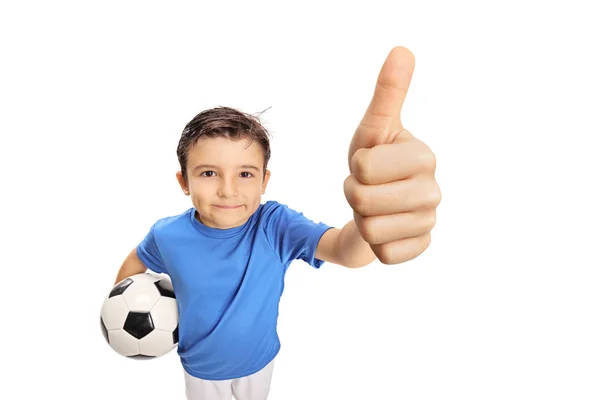 Kleine Voetbalspeler Maken Een Duim Omhoog Gebaar Geïsoleerd Witte Achtergrond — Stockfoto