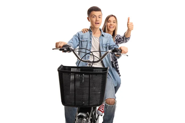 Sonriente Niño Niña Montando Misma Bicicleta Dando Pulgares Hacia Arriba — Foto de Stock