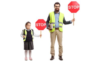 Bir kız öğrenci ve bir öğretmen ile emanet Yelekler ve beyaz arka plan üzerinde izole belirtileri durdurmak tam uzunlukta portre