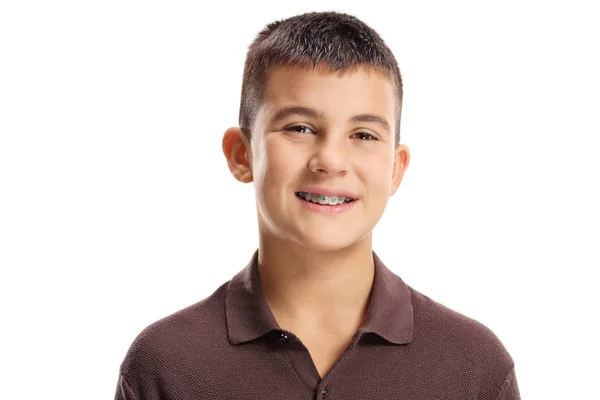 Schattige Jongen Met Tandheelkundige Accolades Geïsoleerd Witte Achtergrond — Stockfoto