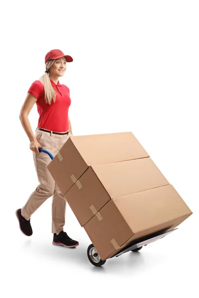 Celovečerní Snímek Žena Přináší Boxy Ručním Vozíkem Izolovaných Bílém Pozadí — Stock fotografie