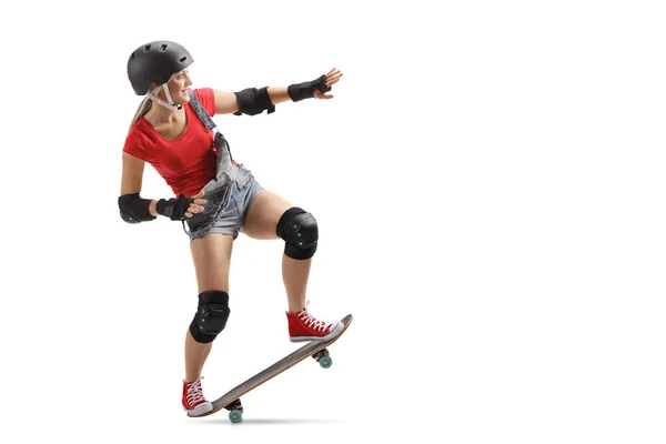 Celovečerní Snímek Dívky Bruslař Skateboard Helma Izolovaných Bílém Pozadí — Stock fotografie