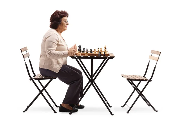 Full Length Profile Shot Senior Woman Chessboard Table Looking Empty — Stock Photo, Image