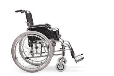 Beyaz arka plan üzerinde izole bir tekerlekli sandalye stüdyo çekim