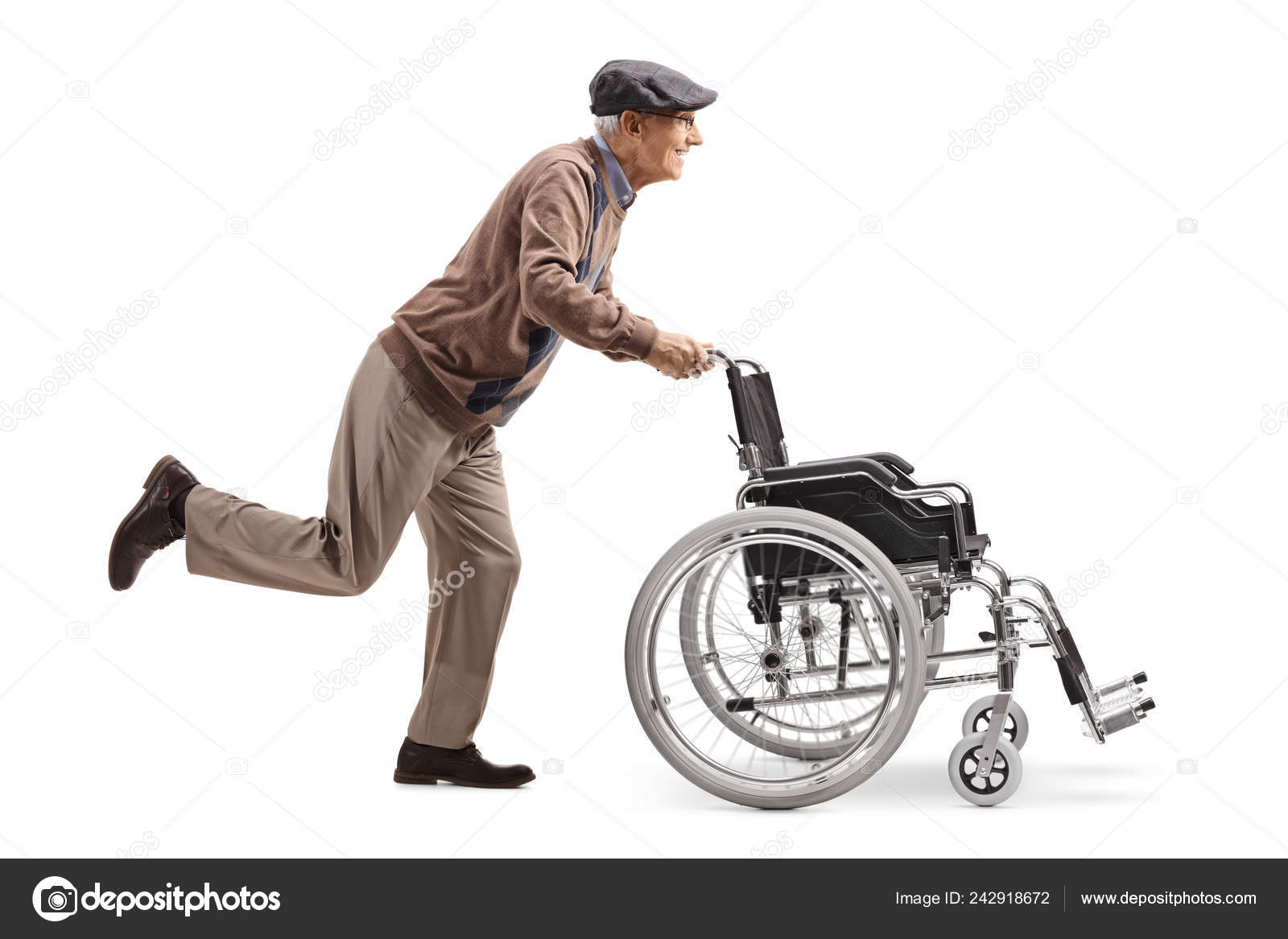 Um homem idoso deficiente em cadeira de rodas dentro de casa brincando com  um cão de estimação em casa. Espaço de cópia. foto – Imagem sobre Animal na  Unsplash, image size:1600x1167