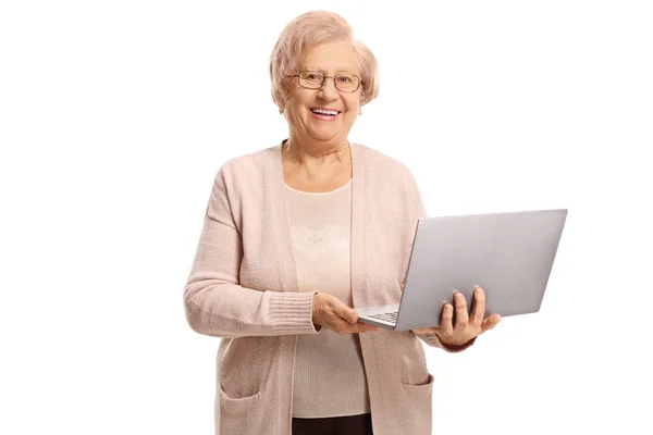 Felice Donna Anziana Possesso Computer Portatile Isolato Sfondo Bianco — Foto Stock