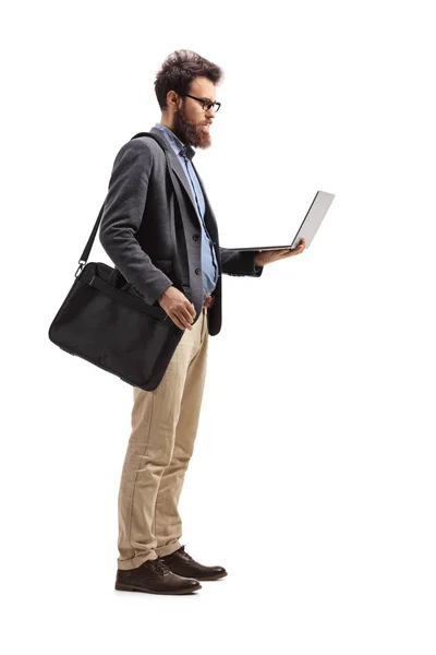 Tiro Comprimento Total Homem Com Uma Bolsa Ombro Segurando Laptop — Fotografia de Stock