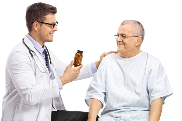 Arzt Hält Eine Flasche Tabletten Der Hand Und Spricht Mit — Stockfoto