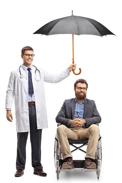 Retrato Comprimento Total Médico Masculino Segurando Guarda Chuva Aberto Sobre — Fotografia de Stock