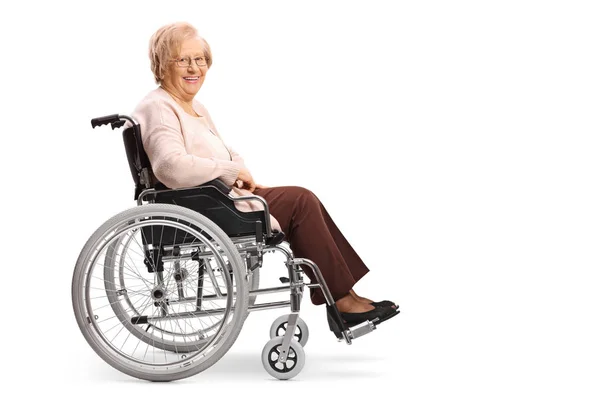 Pełna Długość Profilu Strzał Senior Kobieta Wózku Inwalidzkim Uśmiechając Się — Zdjęcie stockowe