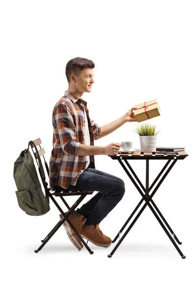 Volledige Lengte Profiel Shot Van Een Mannelijke Student Holding Een — Stockfoto