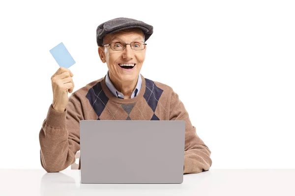 Uomo Anziano Shopping Online Con Computer Portatile Una Carta Credito — Foto Stock