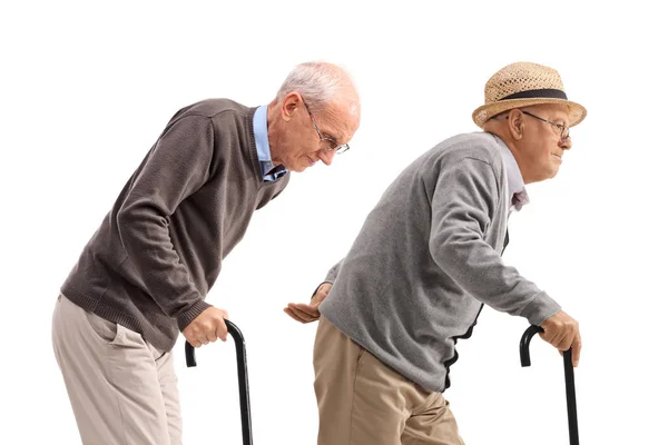 Két Idősebb Férfi Walking Bot Elszigetelt Fehér Background — Stock Fotó
