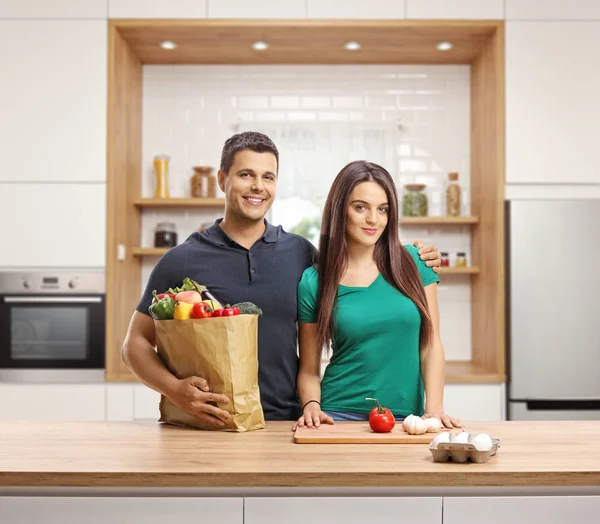 Young Couple Groceries Cooking Kitchen — Stock Photo, Image