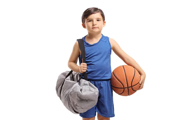 Menino Com Basquete Saco Esportivo Isolado Fundo Branco — Fotografia de Stock