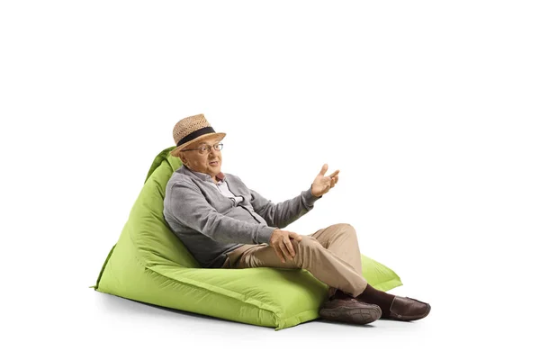 Homme Âgé Avec Expression Visage Reposant Sur Fauteuil Haricot Sac — Photo