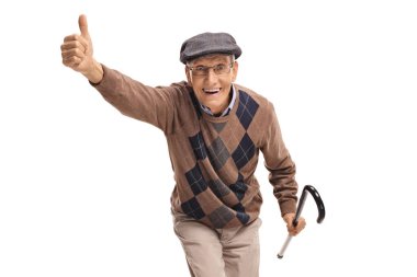 Neşeli üst düzey öne eğilerek ve jest kadar bir başparmak yapma