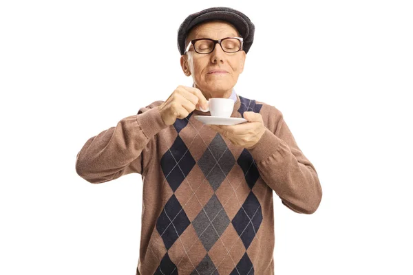 Casual cavalheiro maduro desfrutando o cheiro de uma xícara de café expresso — Fotografia de Stock