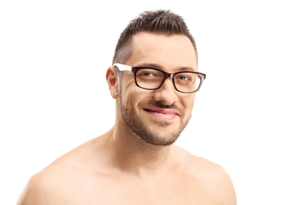 Joven hombre guapo con gafas y posando sin camisa —  Fotos de Stock