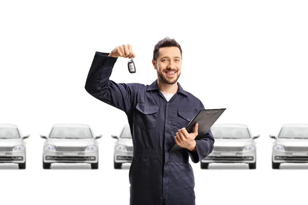 Automechaniker Mit Vielen Autos Mit Schlüssel Isoliert Auf Weißem Hintergrund — Stockfoto