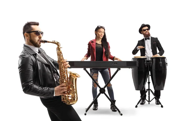 Muzikale Band Van Drie Optredens Sax Keyboard Conga Drums Geïsoleerd — Stockfoto